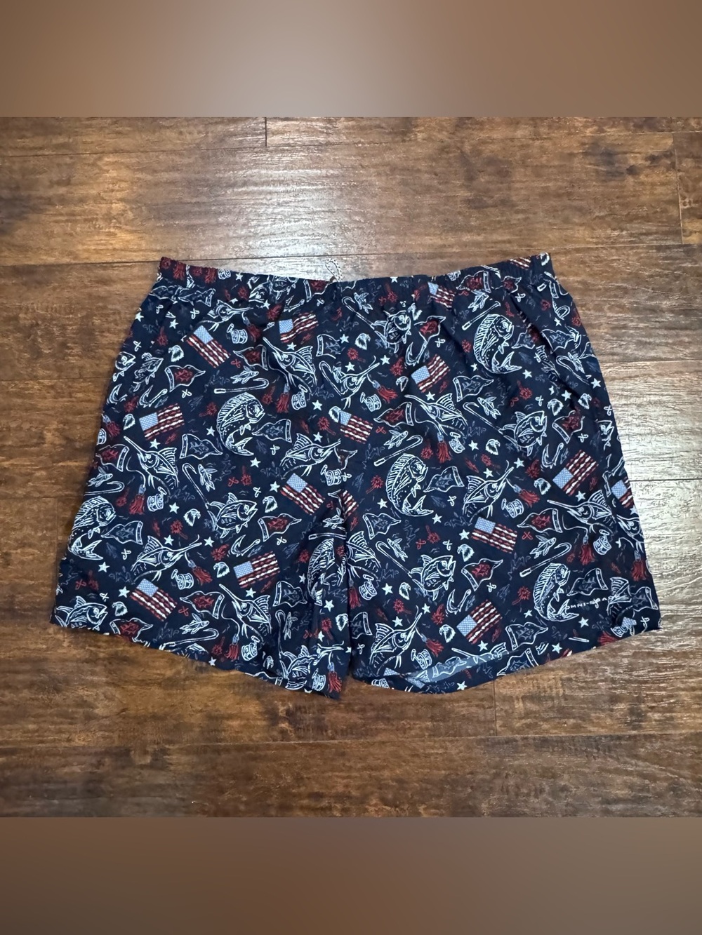 Columbia Navy Blue Red & White Patriotic Print Athletic Shorts
